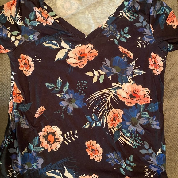 Floral top - Picture 2 of 2